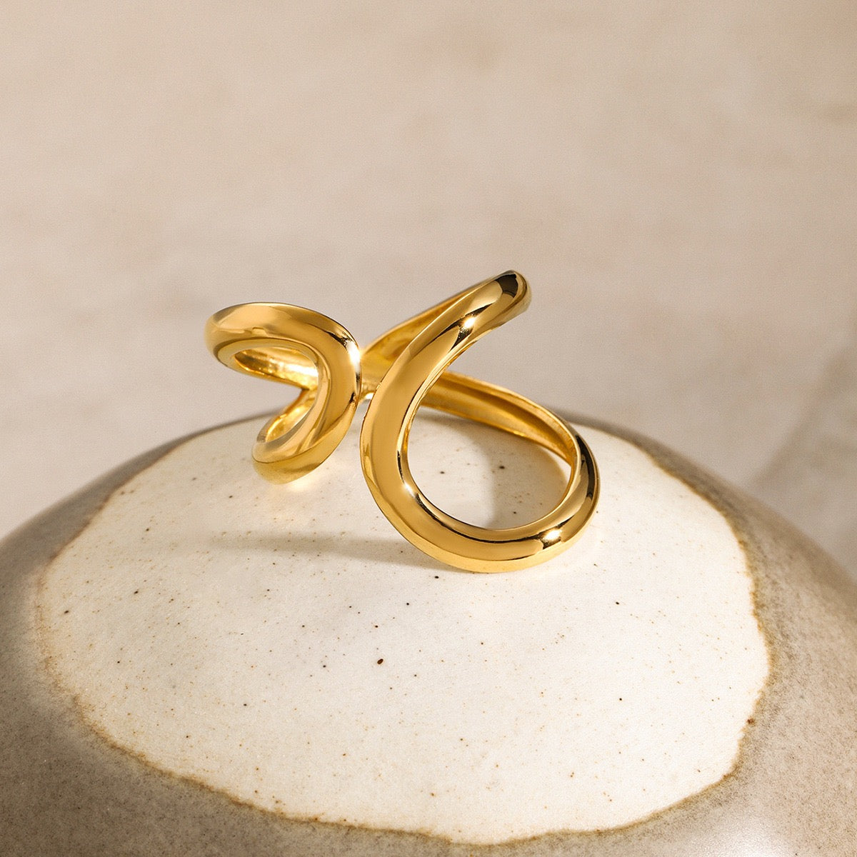 Double lines ring