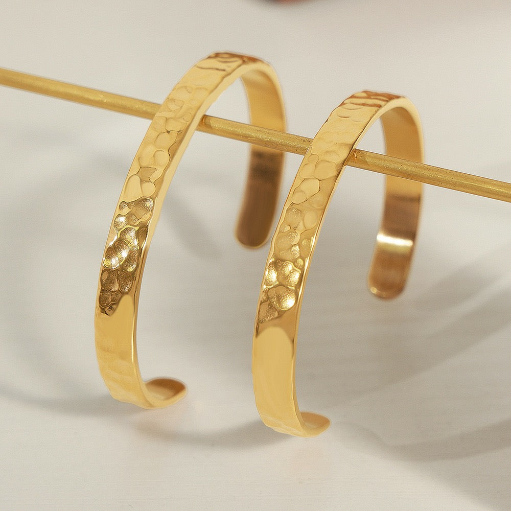 Lava bangle