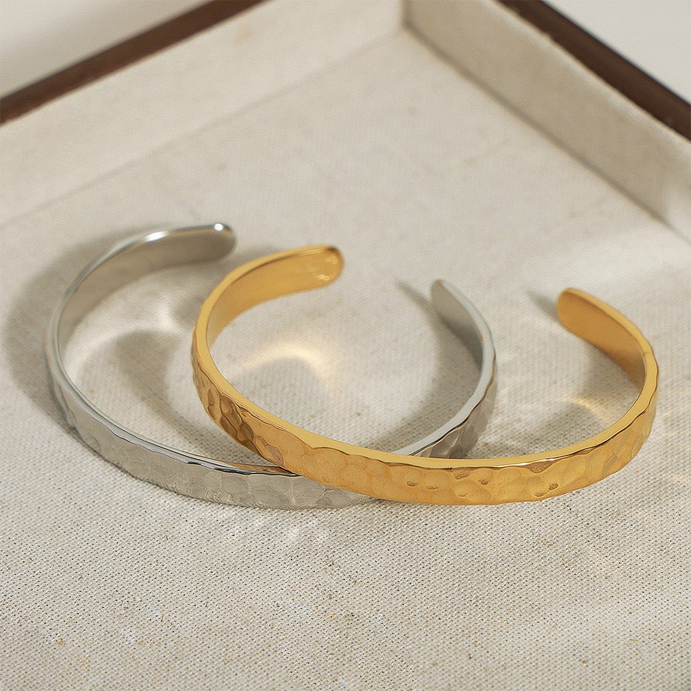 Lava bangle