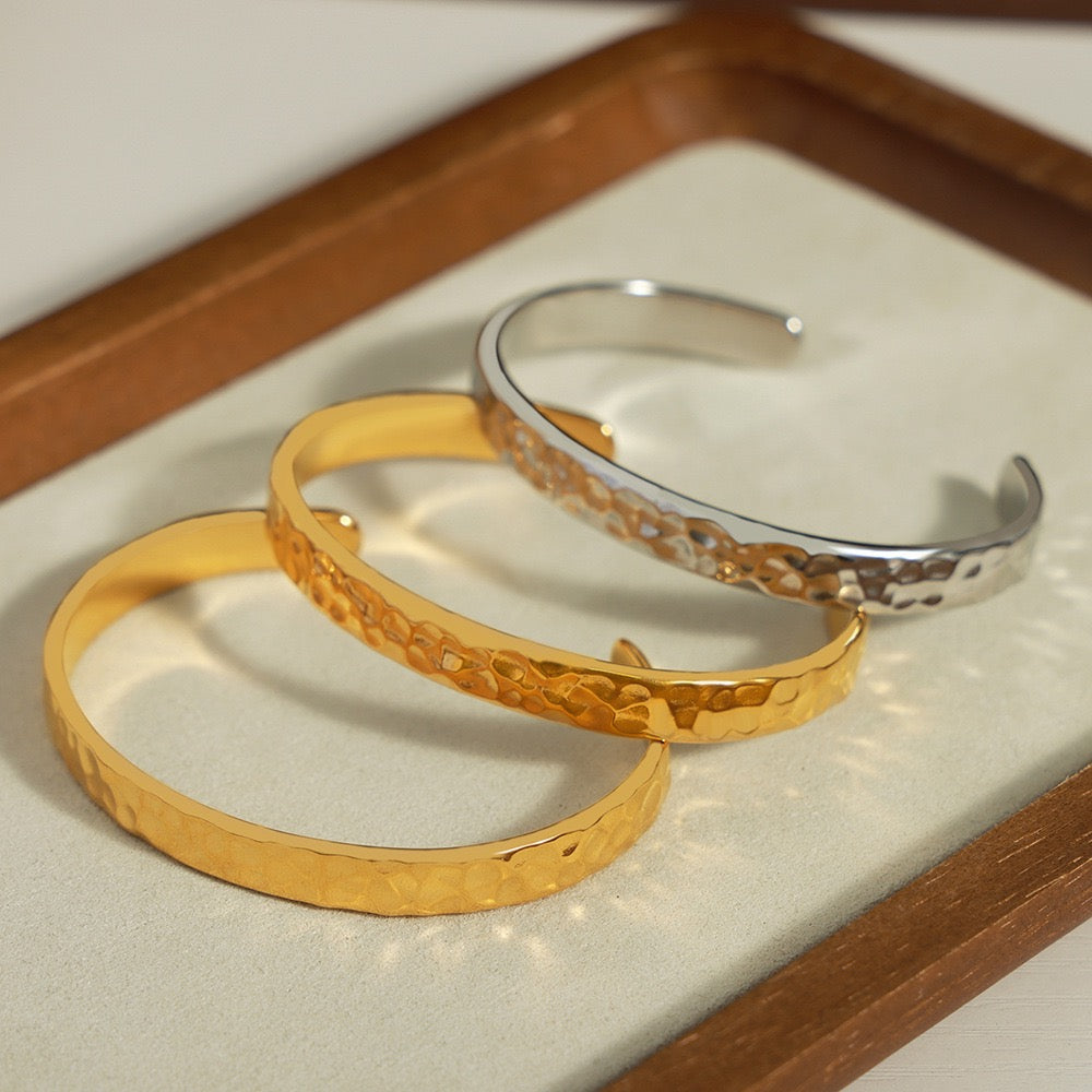 Lava bangle