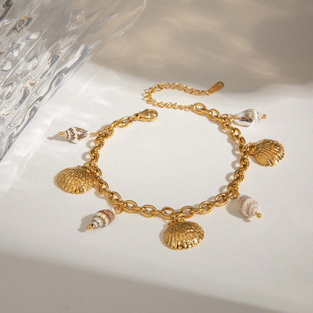 Bondi shell bracelet