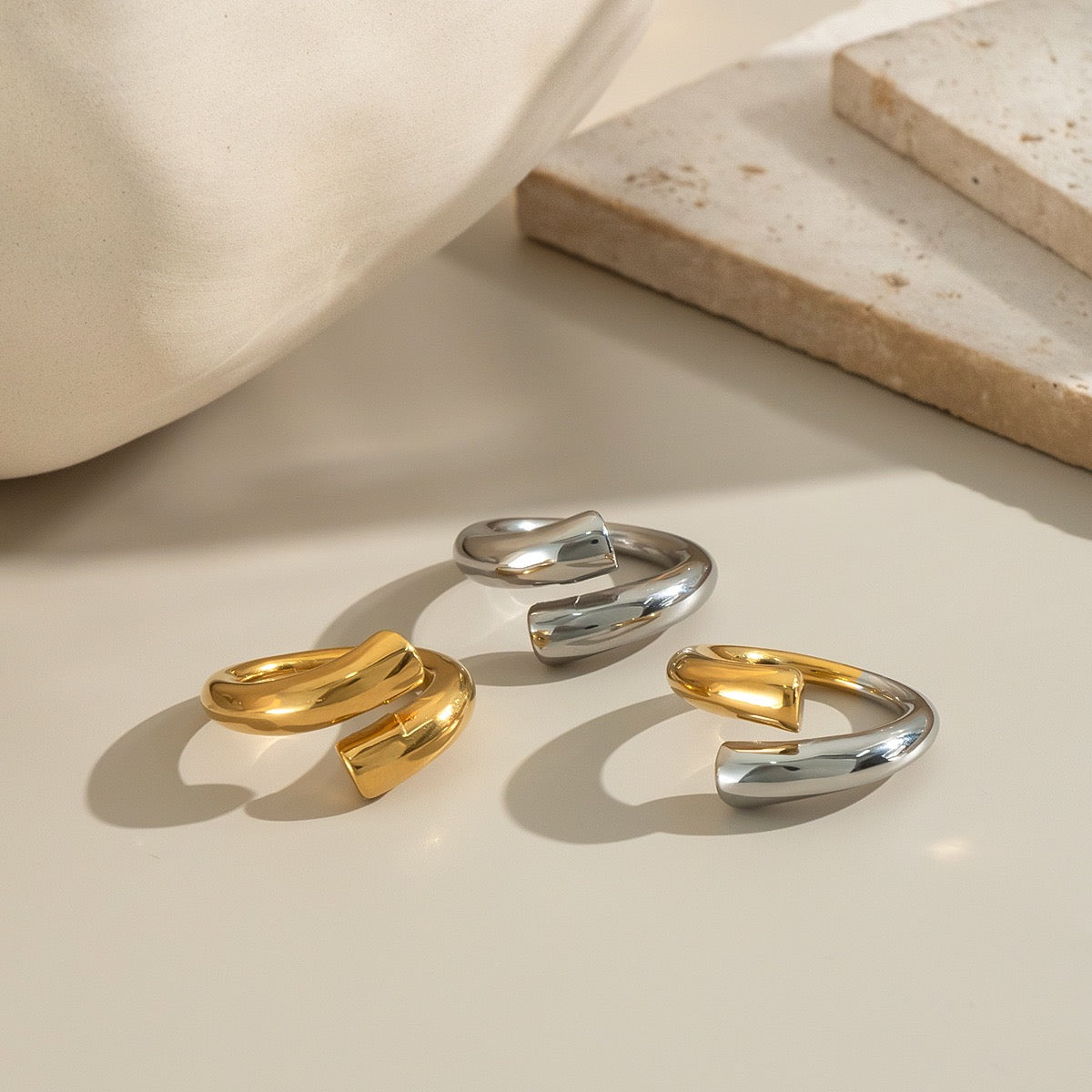Cross band rings