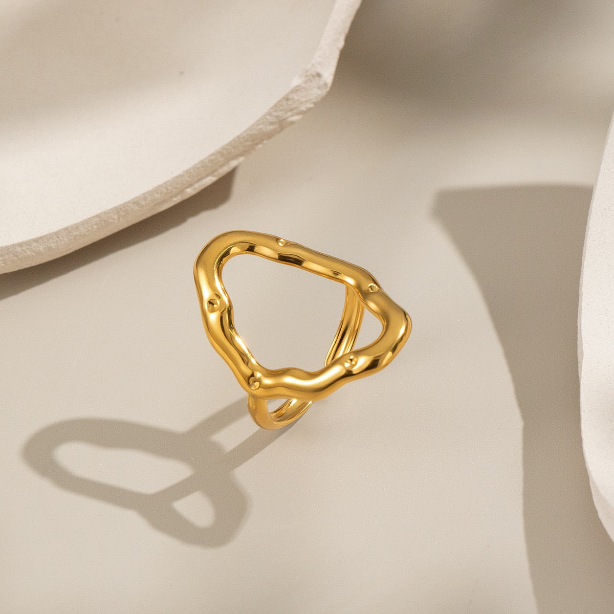 Curvy hoop rings