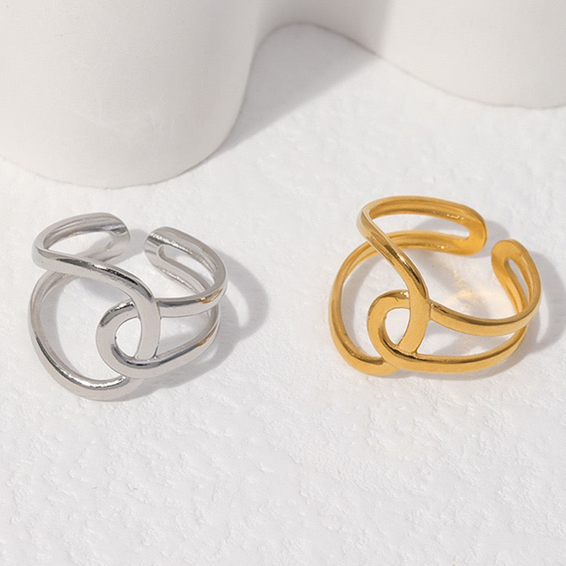 Bow tie rings