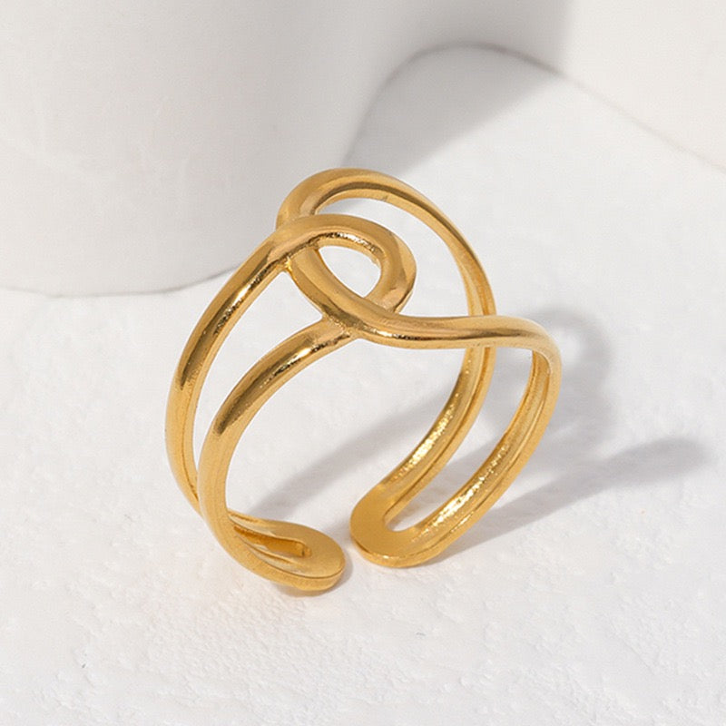 Bow tie rings