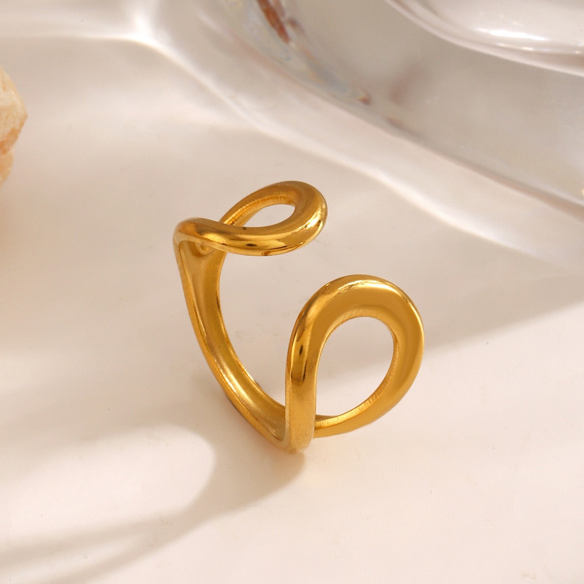 Open hoops ring