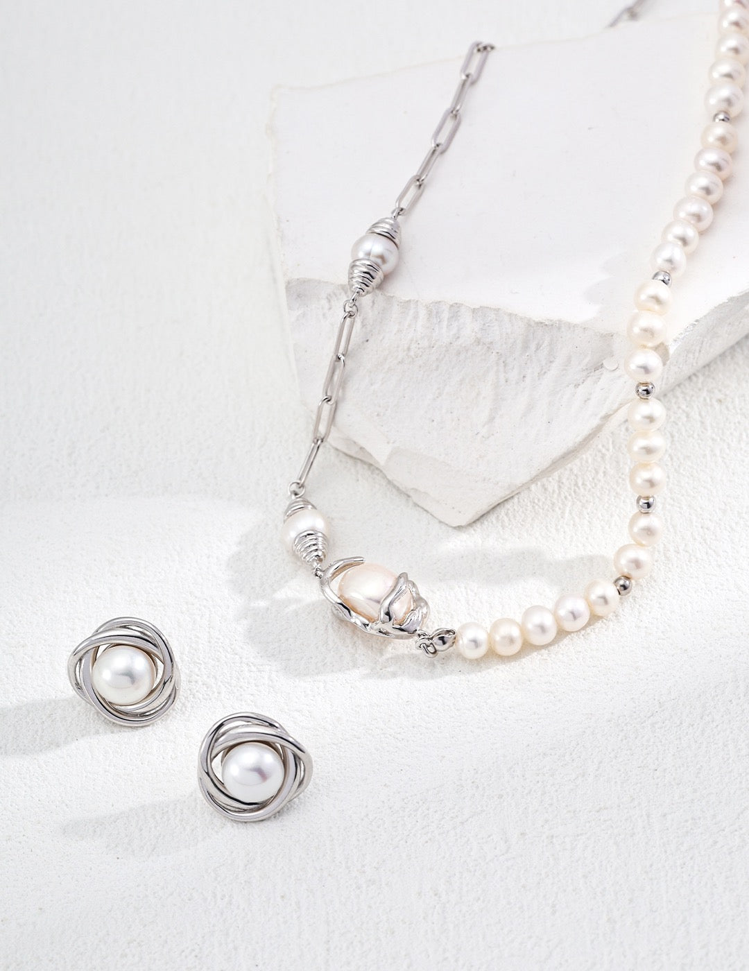 Barak natural Pearl necklace