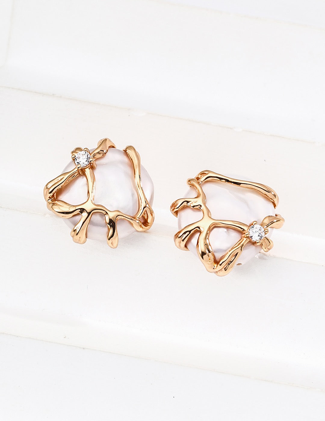 Mascot Tangled heart earrings