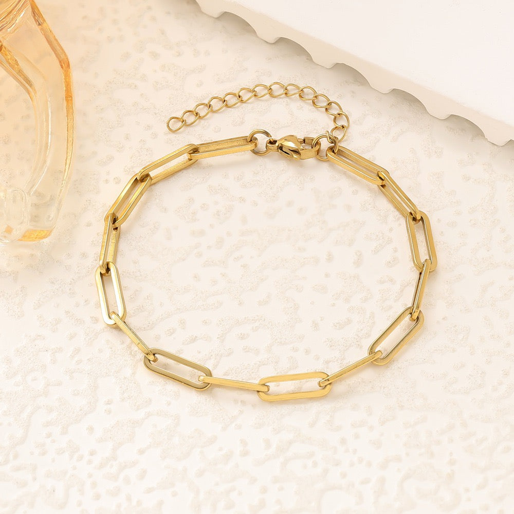 Lock chain set