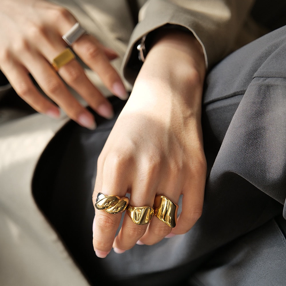 Melting band ring