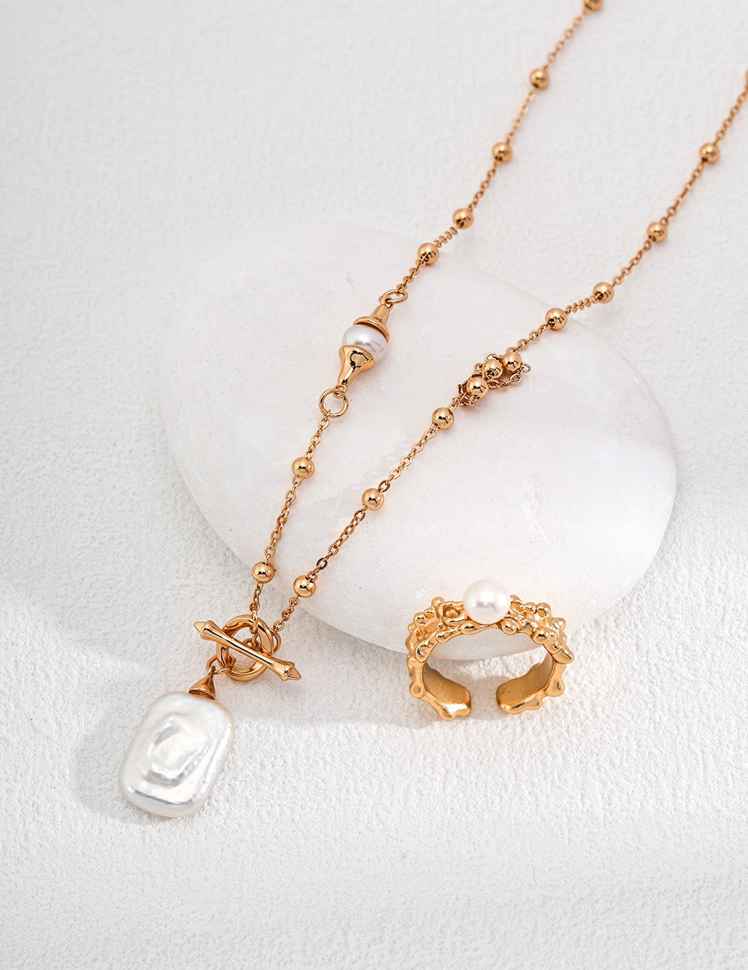 Gabreilla Square baroque necklace