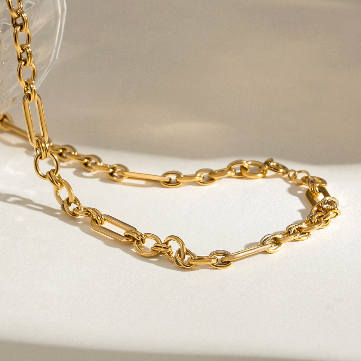 Statement Ellen chain