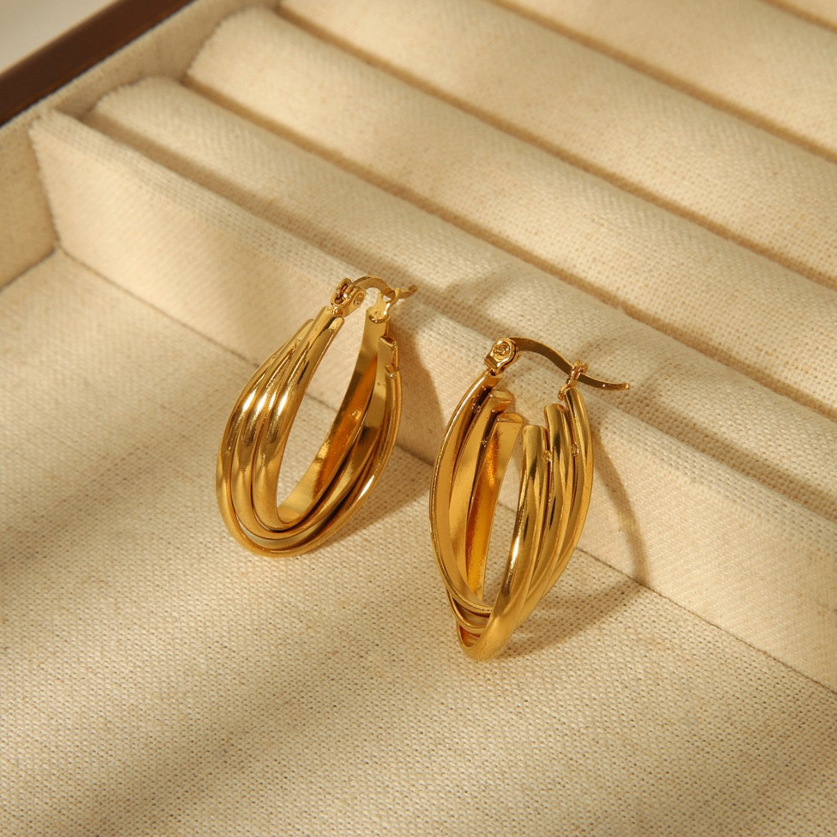 Triple oval hoops