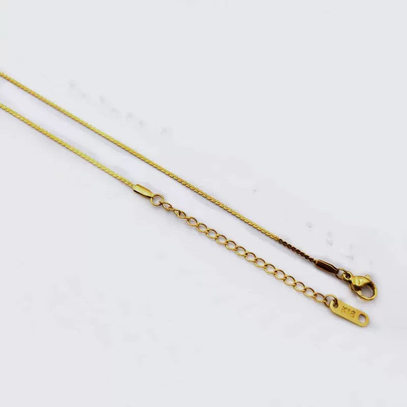 Classic dainty chain necklaces