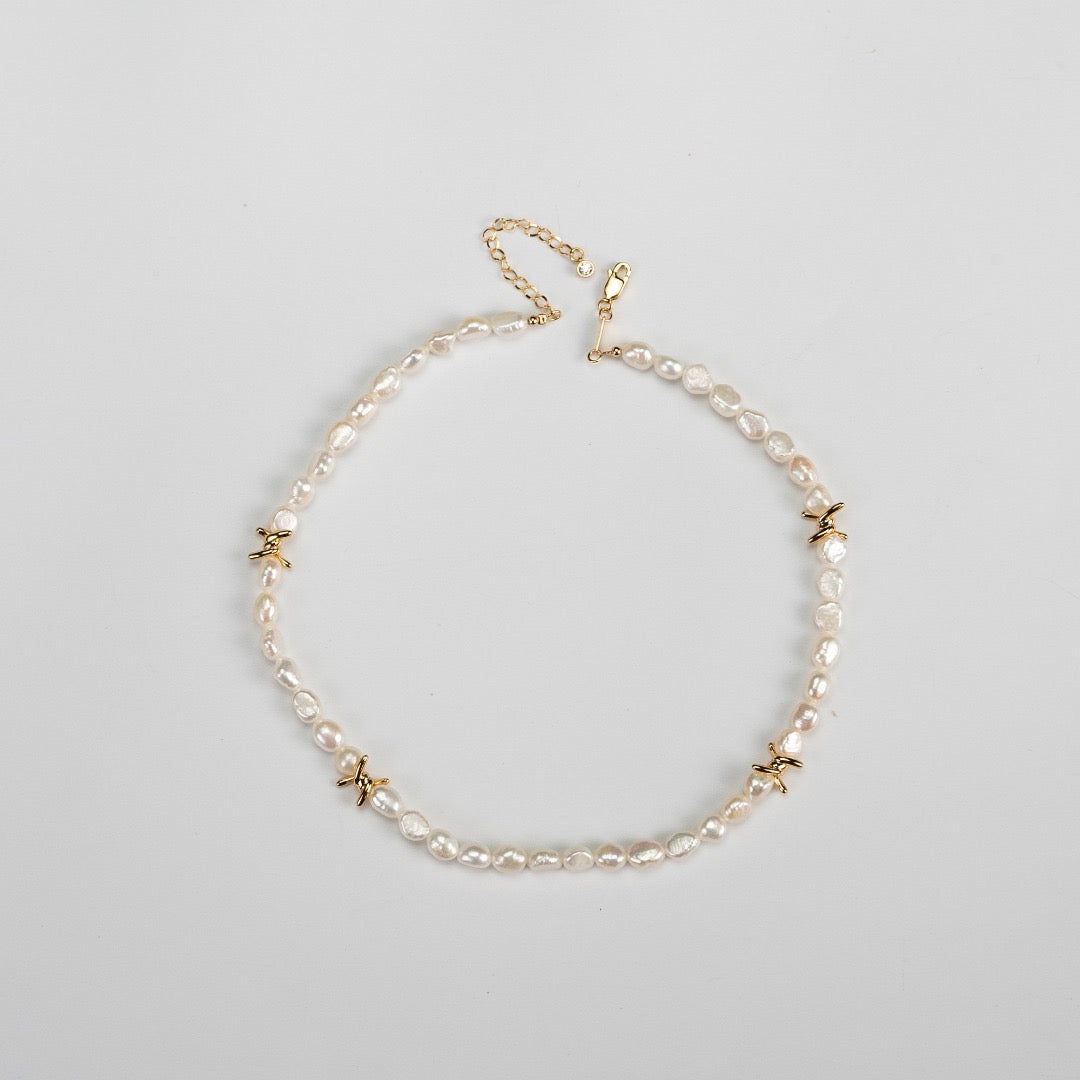Twist Pearl necklace
