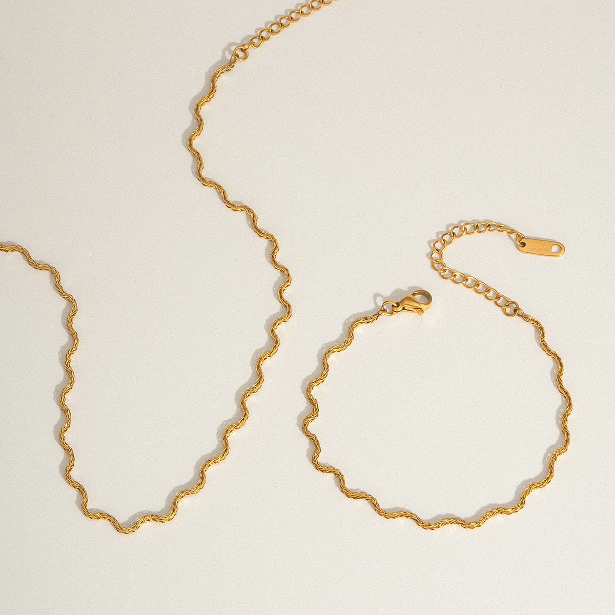 Wave necklace