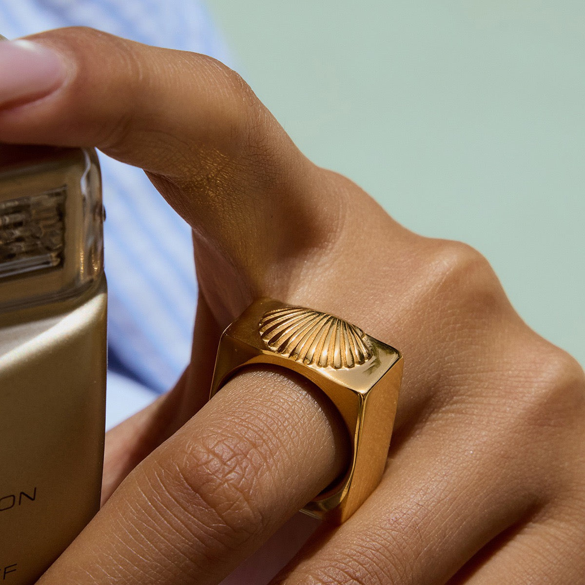 Square shell ring