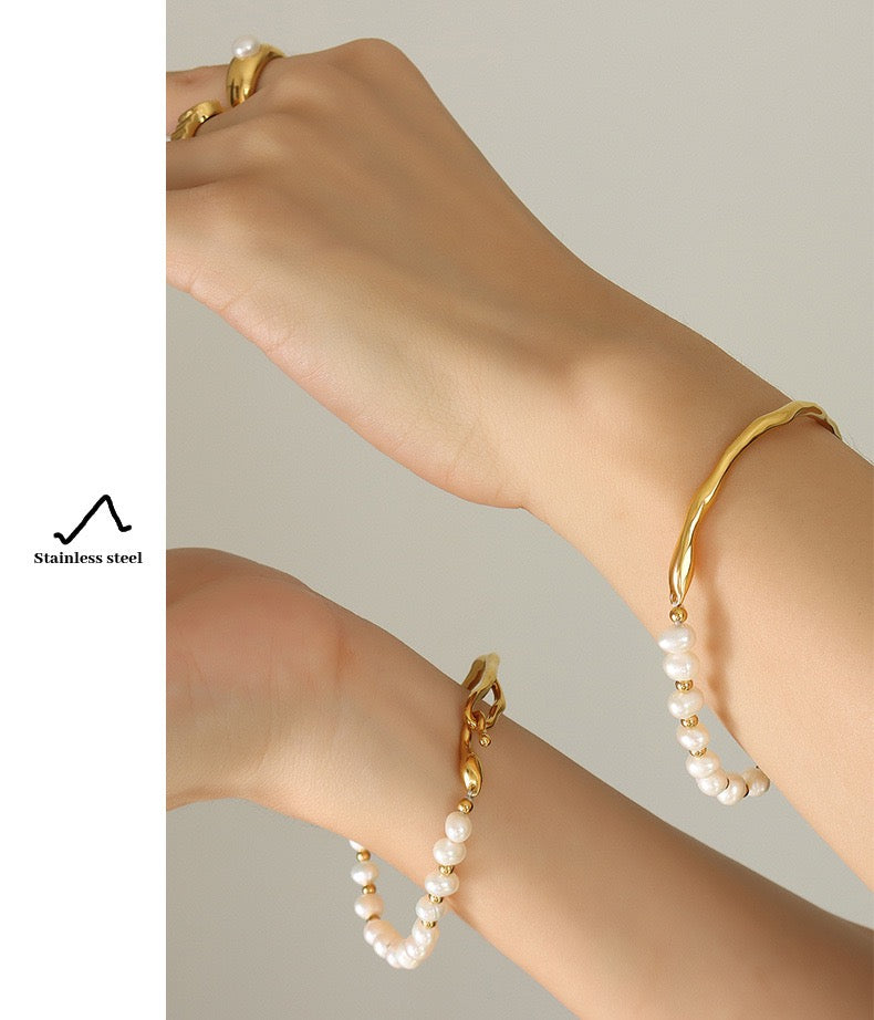 Freshwater pearls bangle