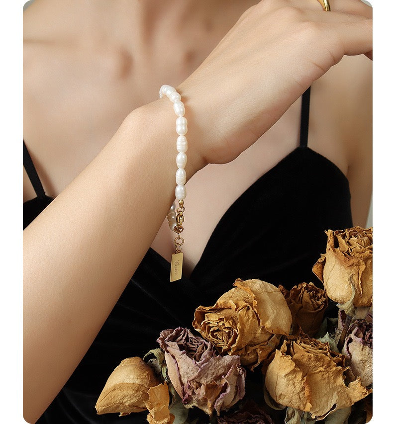 Love freshwater pearls bracelet