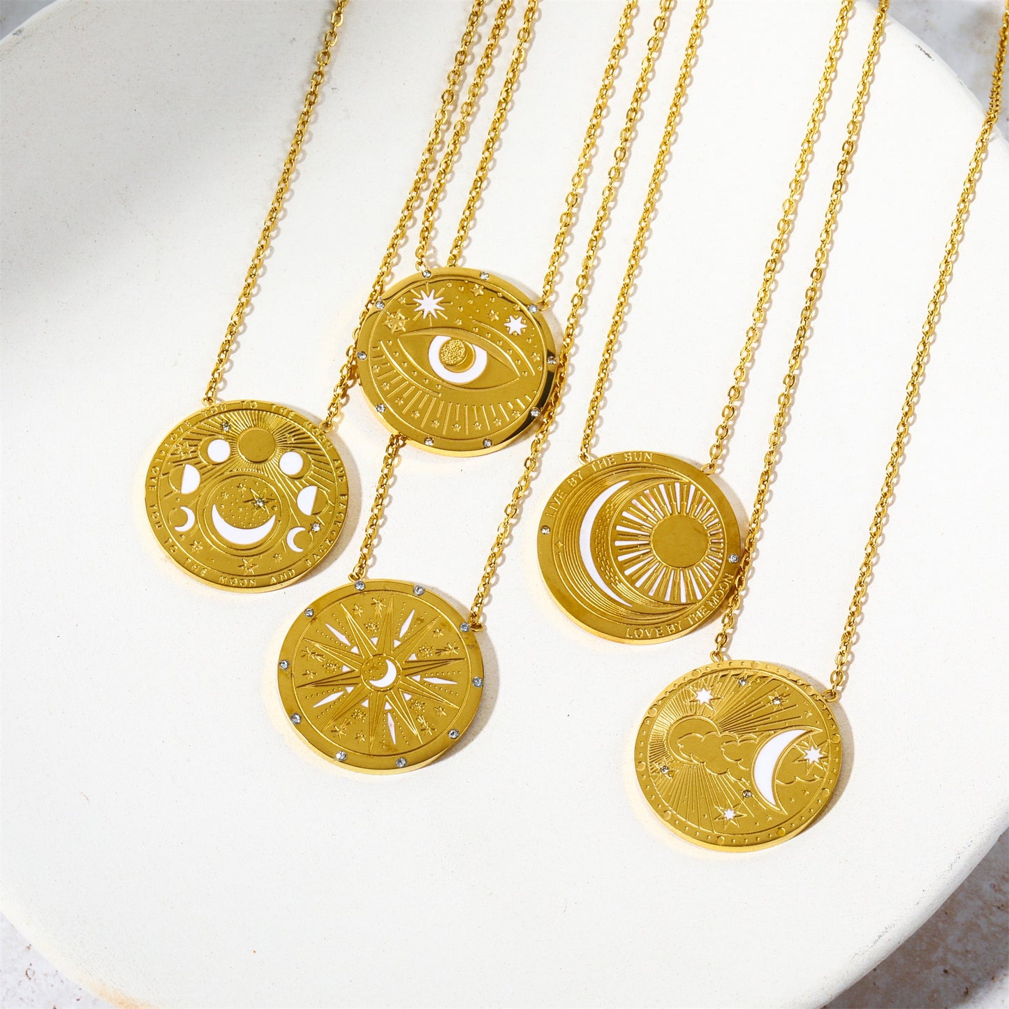 Round destiny necklace