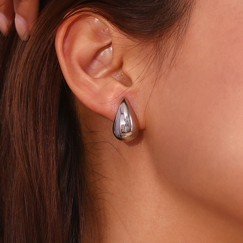 Waterdrop studs classic collections