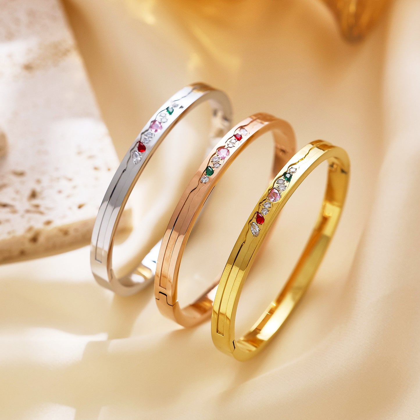 Shinning bangles