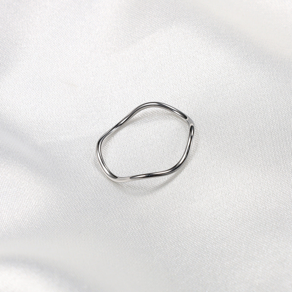 Wavy ring