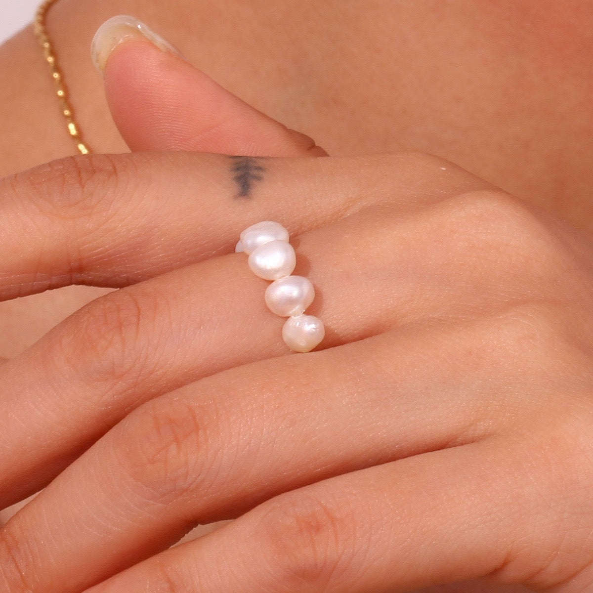 Gold pearl two way rings