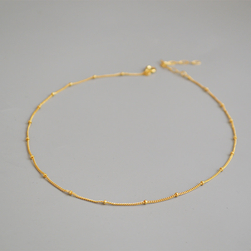 Thin beady necklace