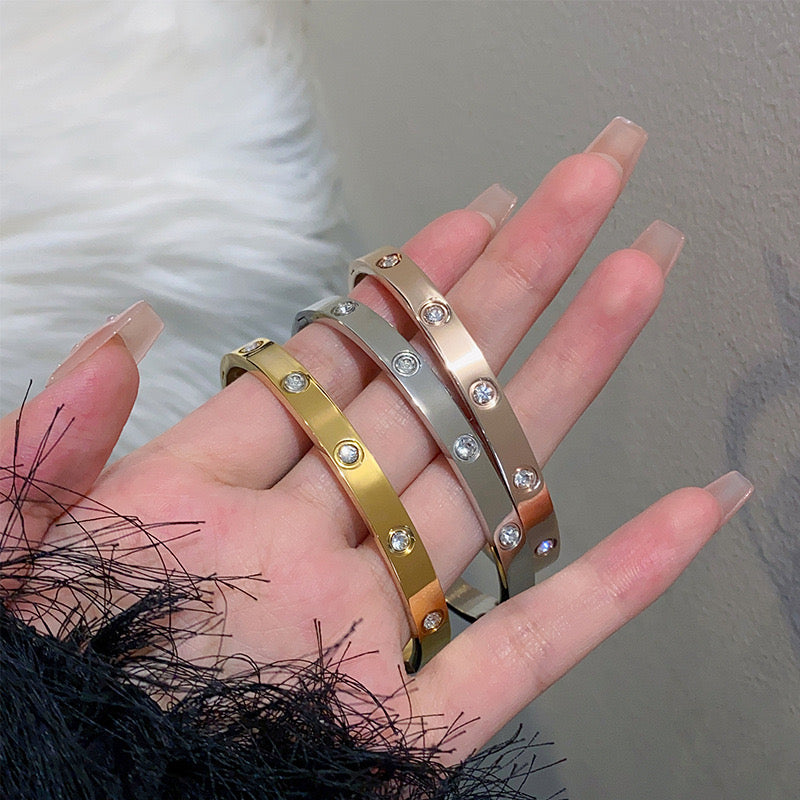 Cate bangles