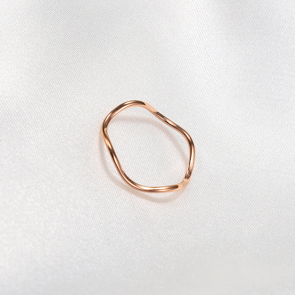 Wavy ring