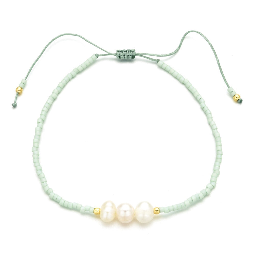 Three pearls beads bracelet