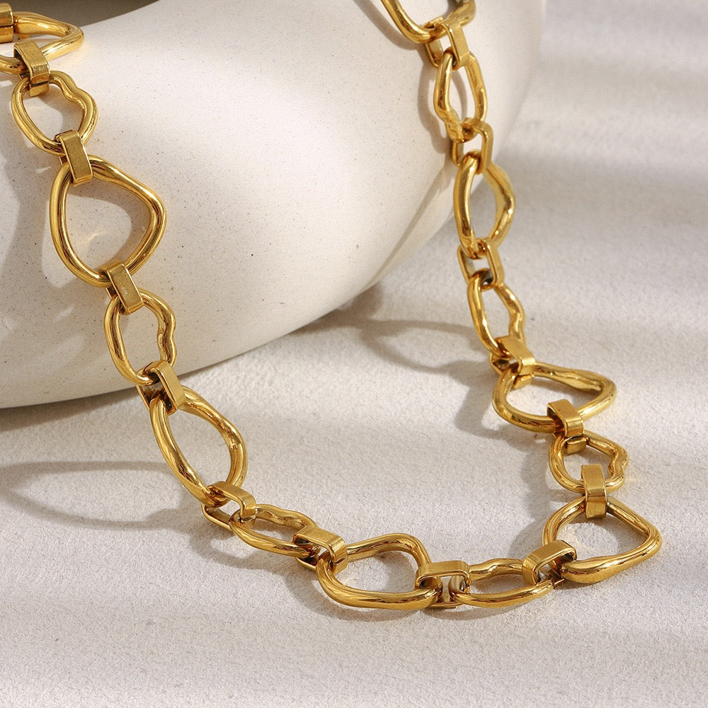 May hoop chain necklace