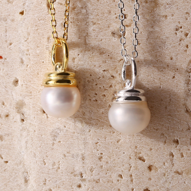 Light bulb silver necklace