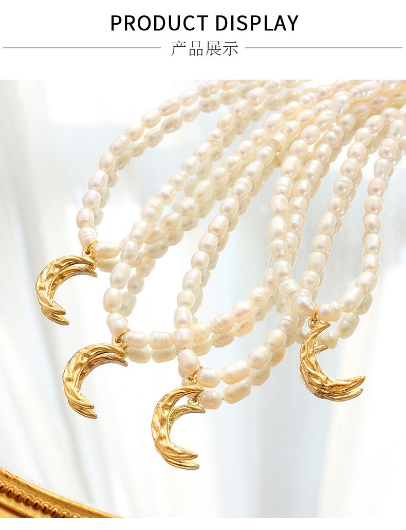 New moon freshwater pearls necklace