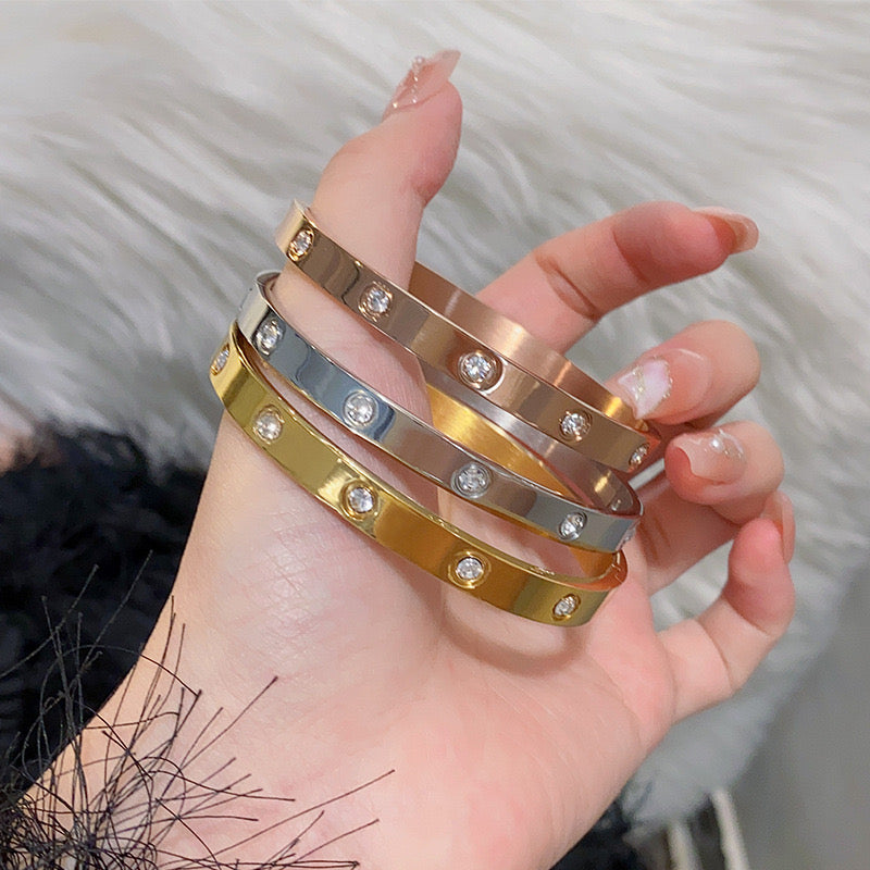 Cate bangles