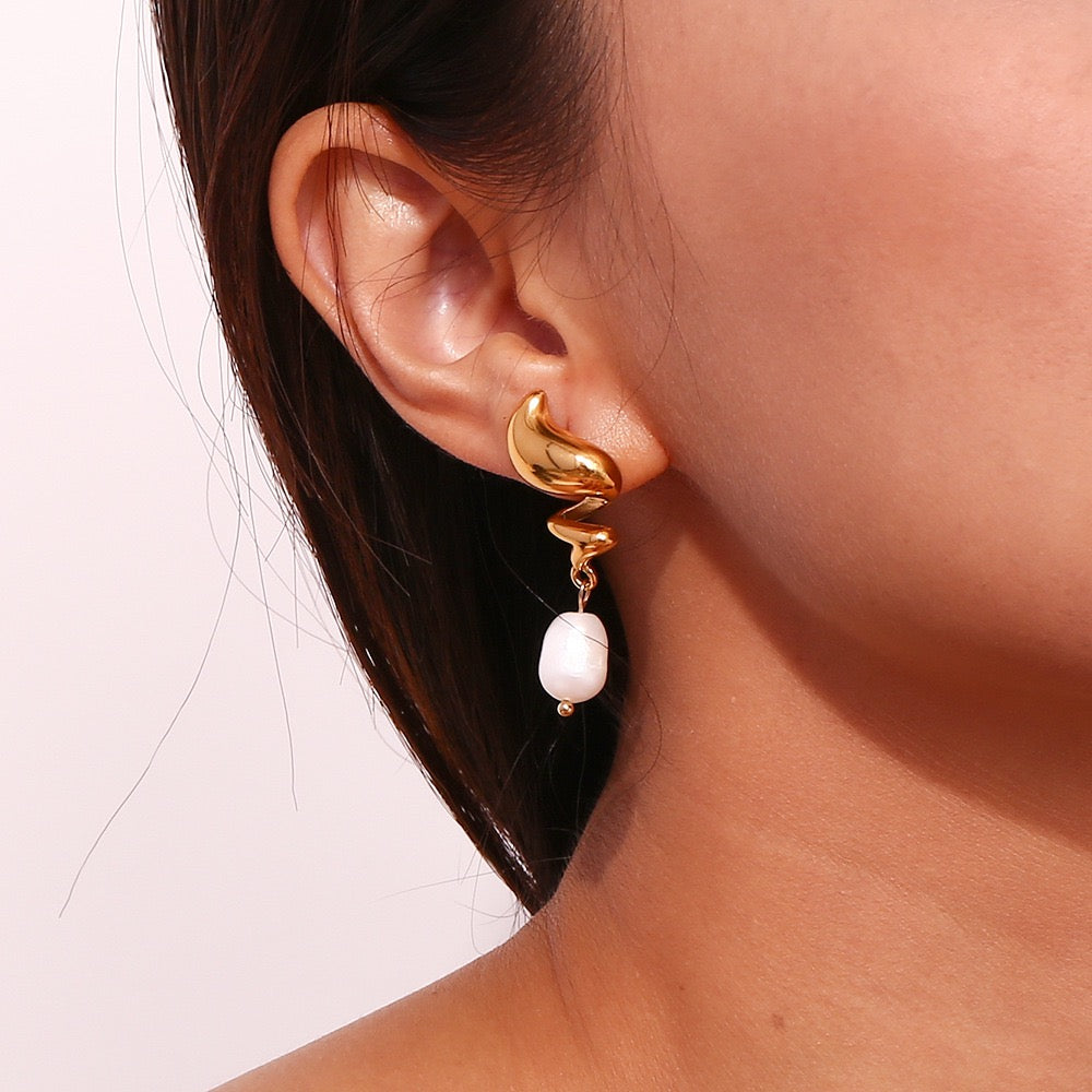 Cloud pearl earrings