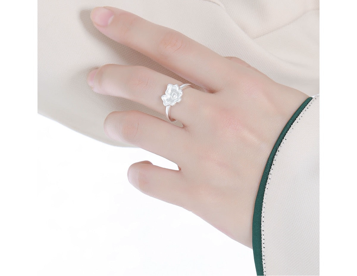 Lace heart ring