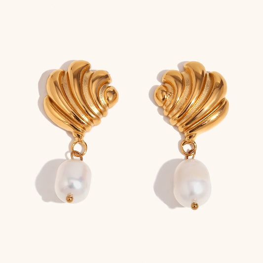 Wave pearl earrings