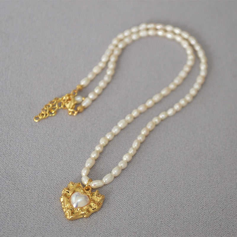 Gold heart pearl necklace