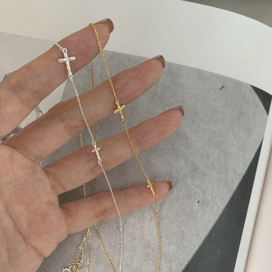 Downey Sterling silver cross necklace