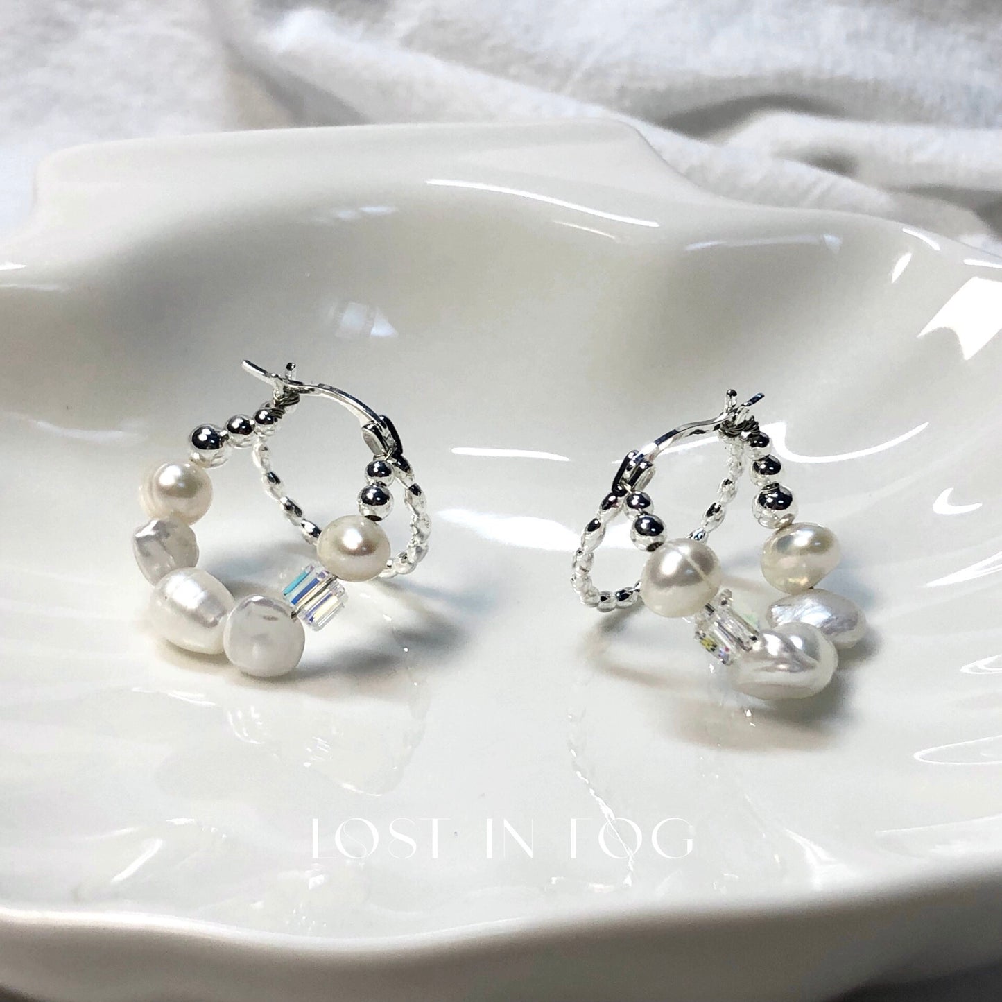 Lost in fog Swarovski crystal and freshwater pearls sterling silver earrings