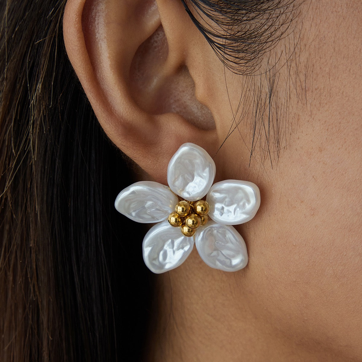 White pearly flower earrings