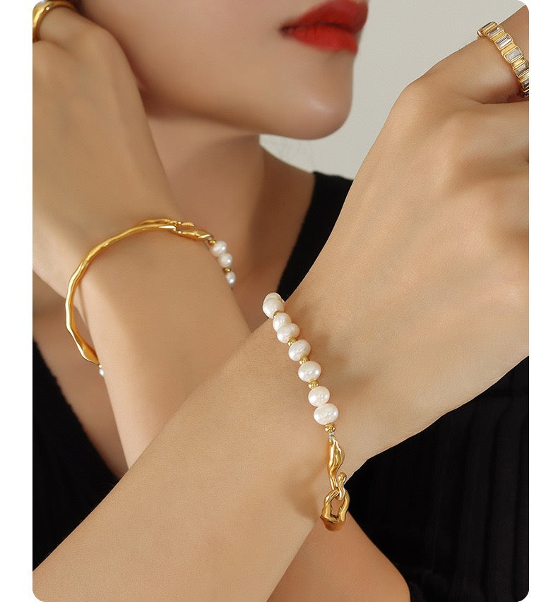 Freshwater pearls bangle