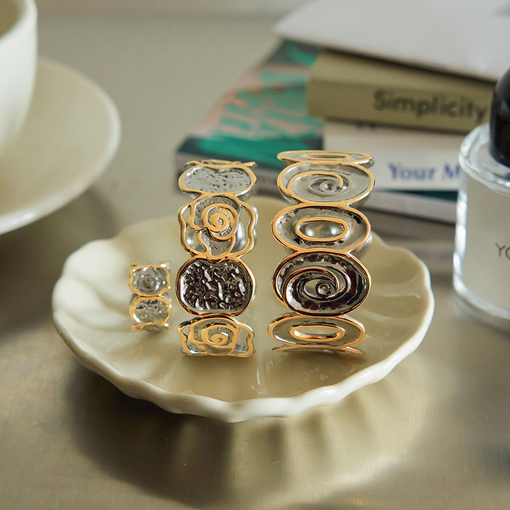 Two tones big statement bangle