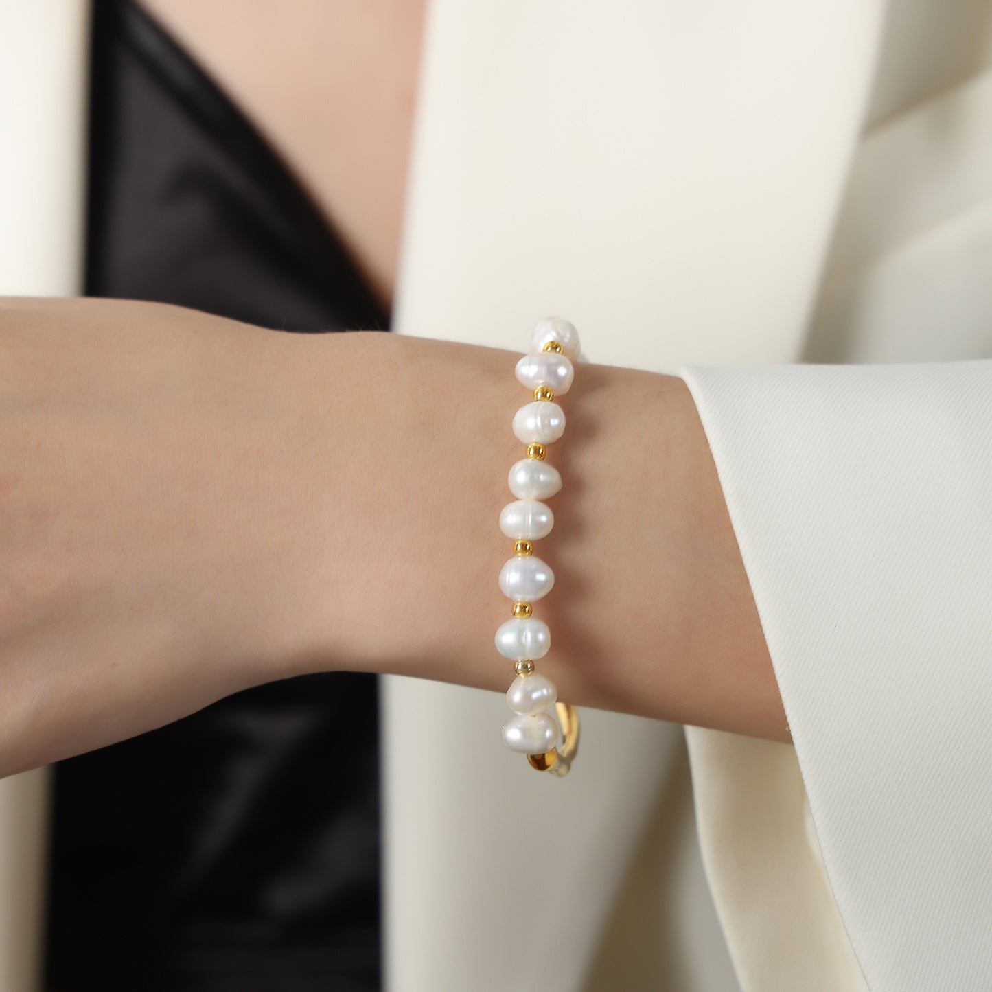 Freshwater pearls bangle