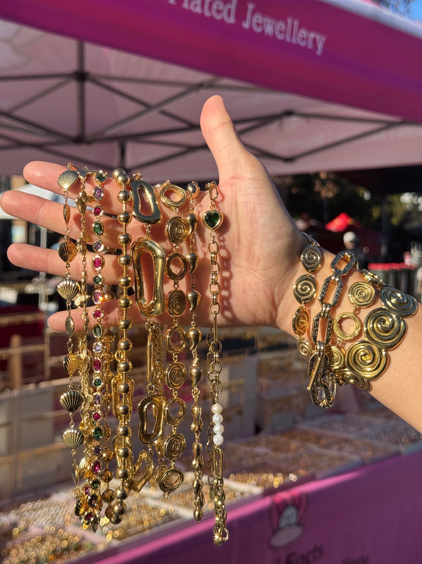 Swirl bangle