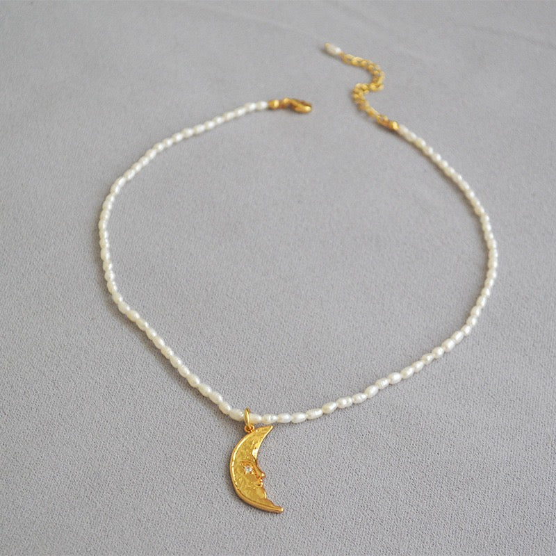 Luna pearl necklace