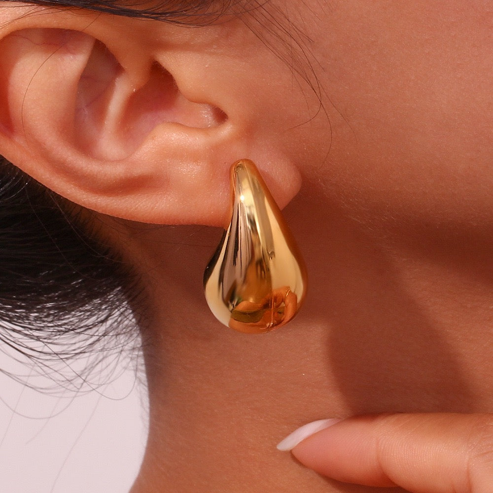 Waterdrop studs classic collections