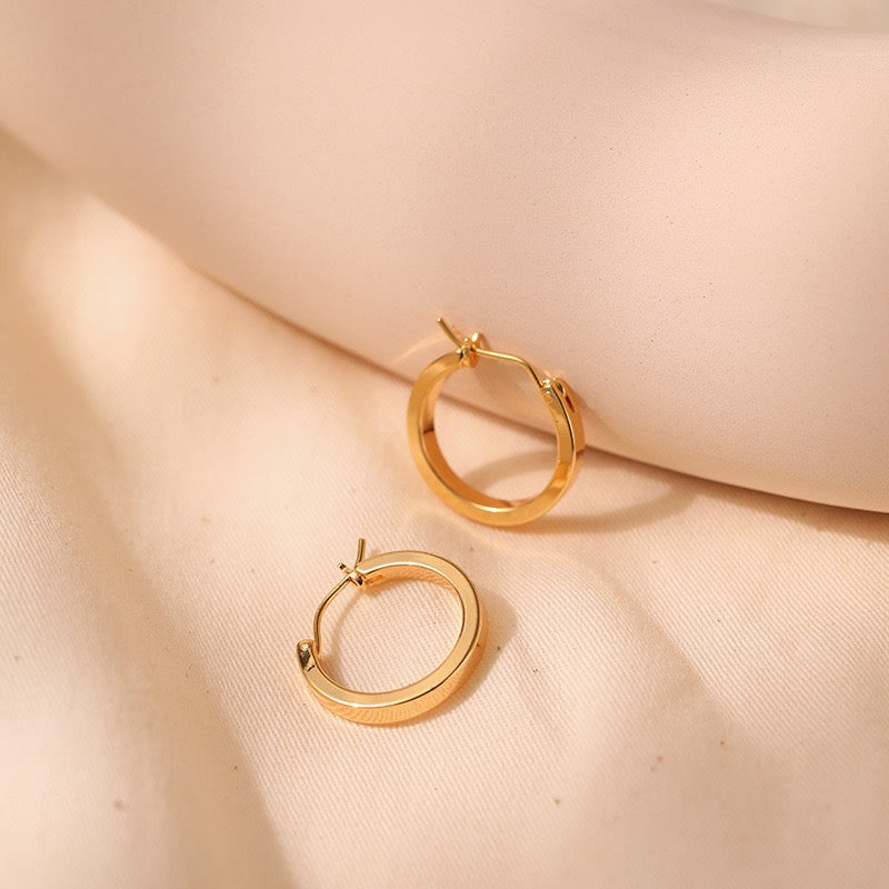 Simple round hoops